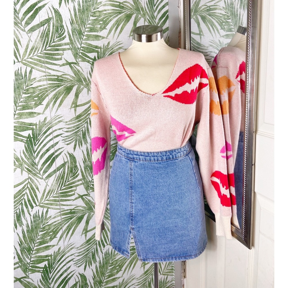 Kiss me more knit sweater